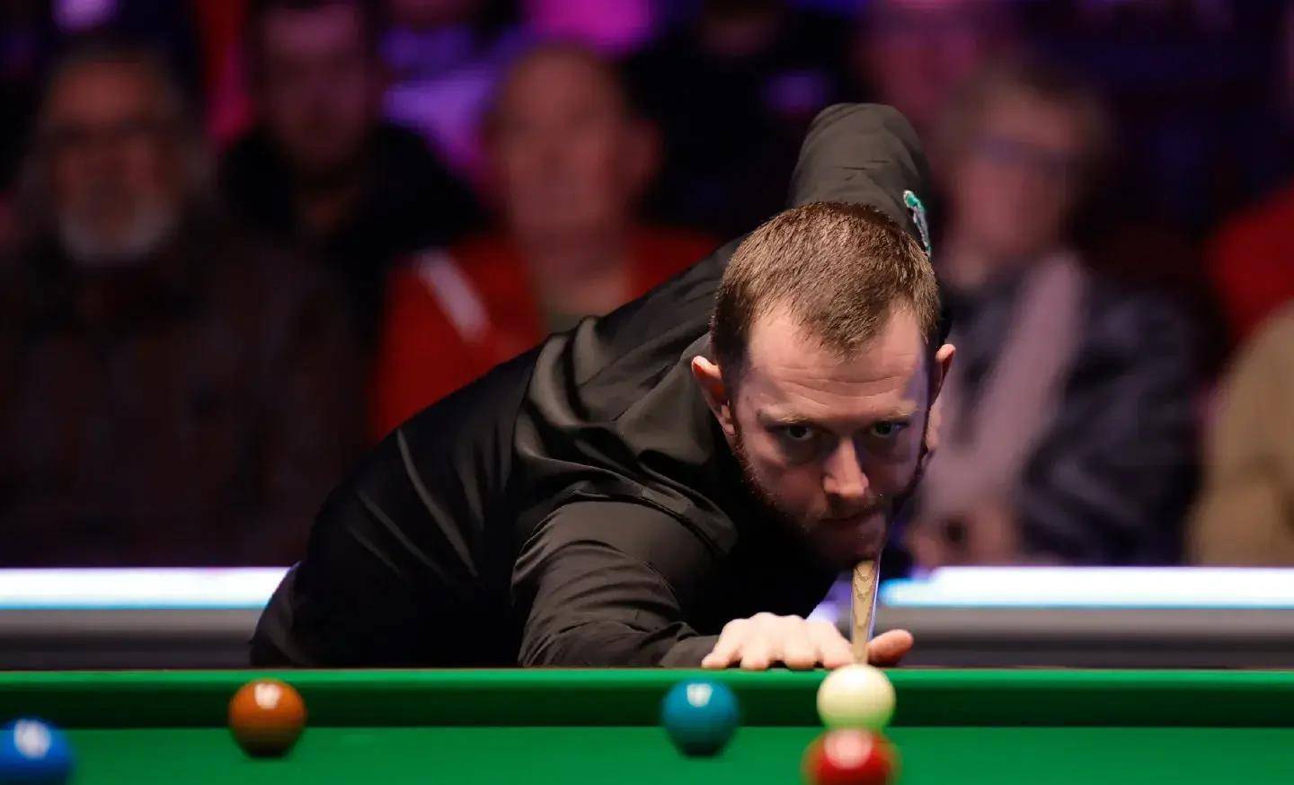 仍然使他在 仍然使他在