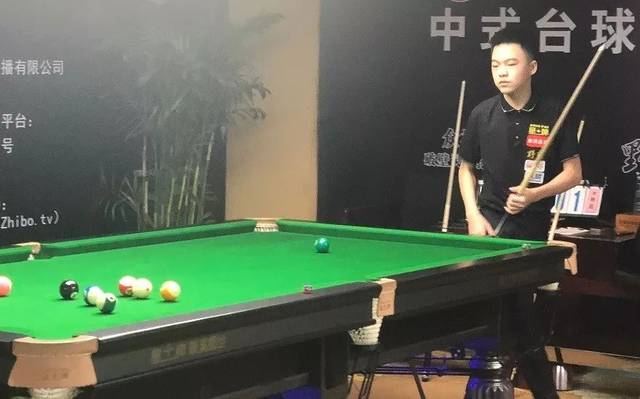 全场的单臂 全场的单臂