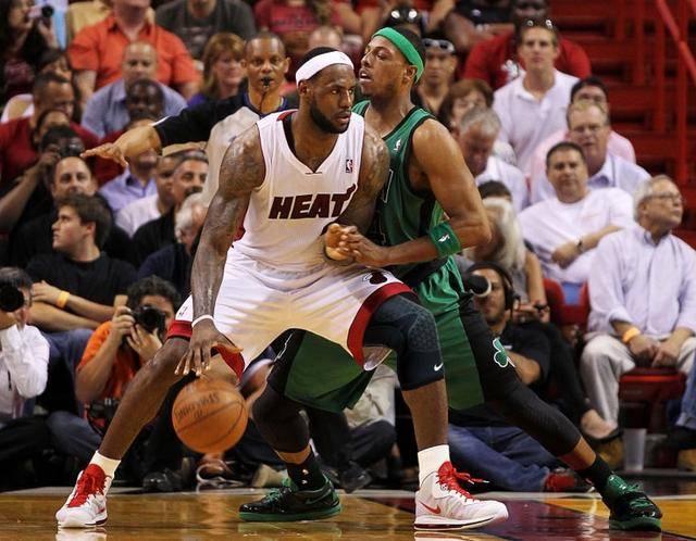 出三脚配合 出三脚配合